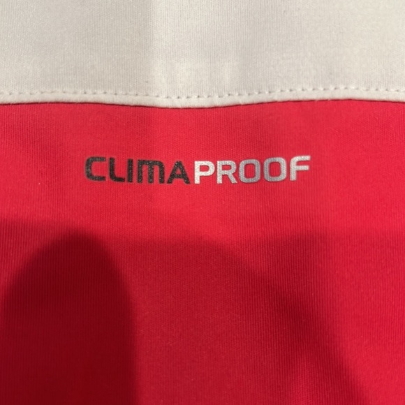 Women’s Adidas lightweight zippered jacket with thumb holes. Size M, new w/o tag - Picture 6 of 9